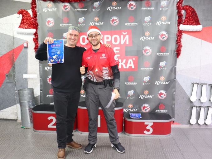 Тематический предновогодний клубный матч «Огни Востока»
